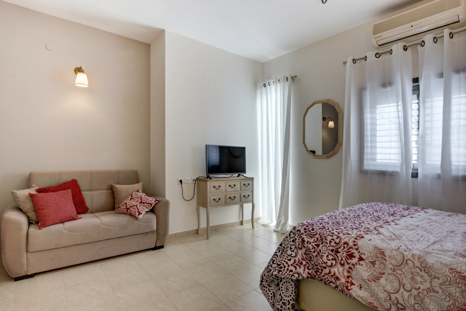 Апартаменты V&V Boutique near the beach