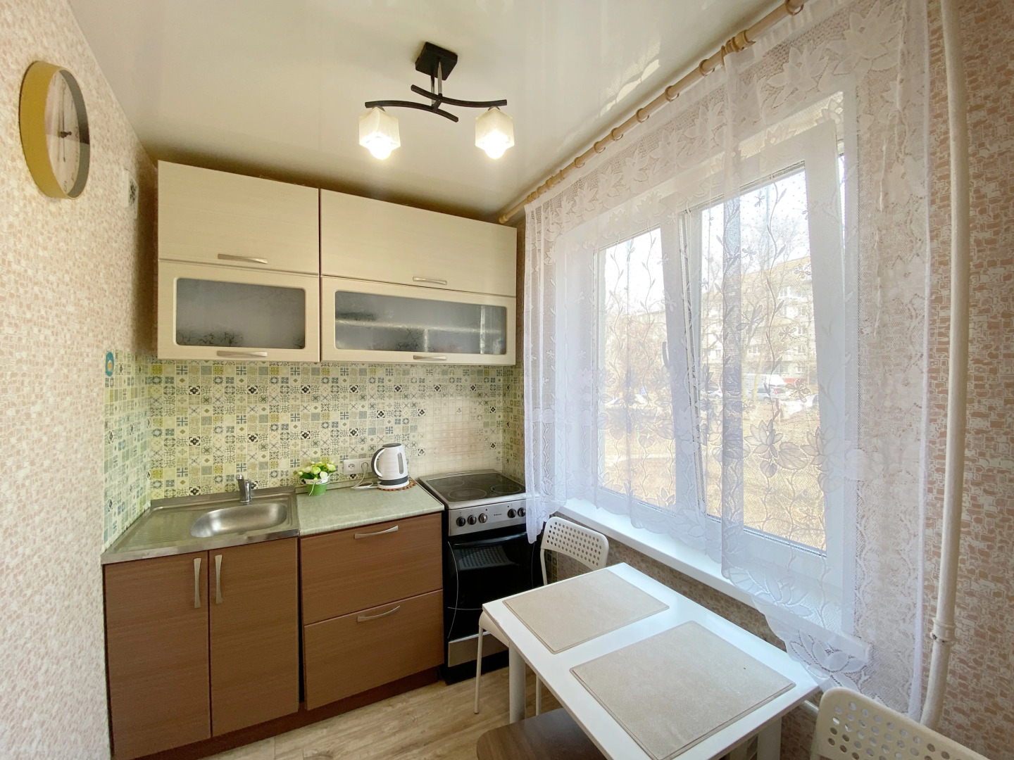 Апартаменты трехкомнатные на Острякова 7а