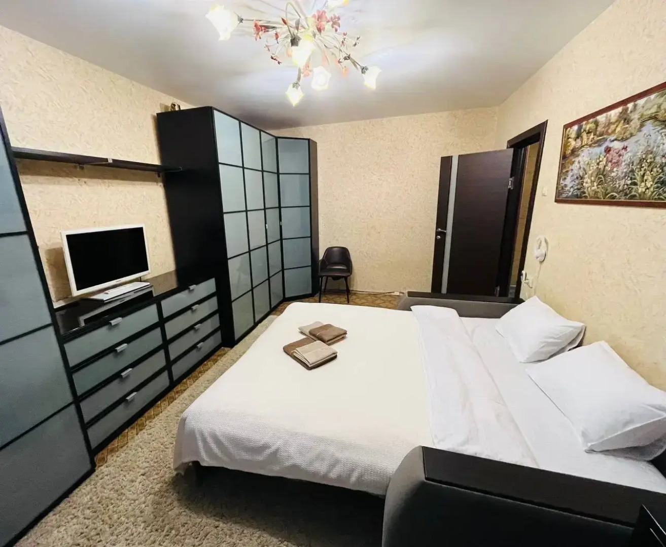 Квартира 2-х комнатная Осенний бульвар