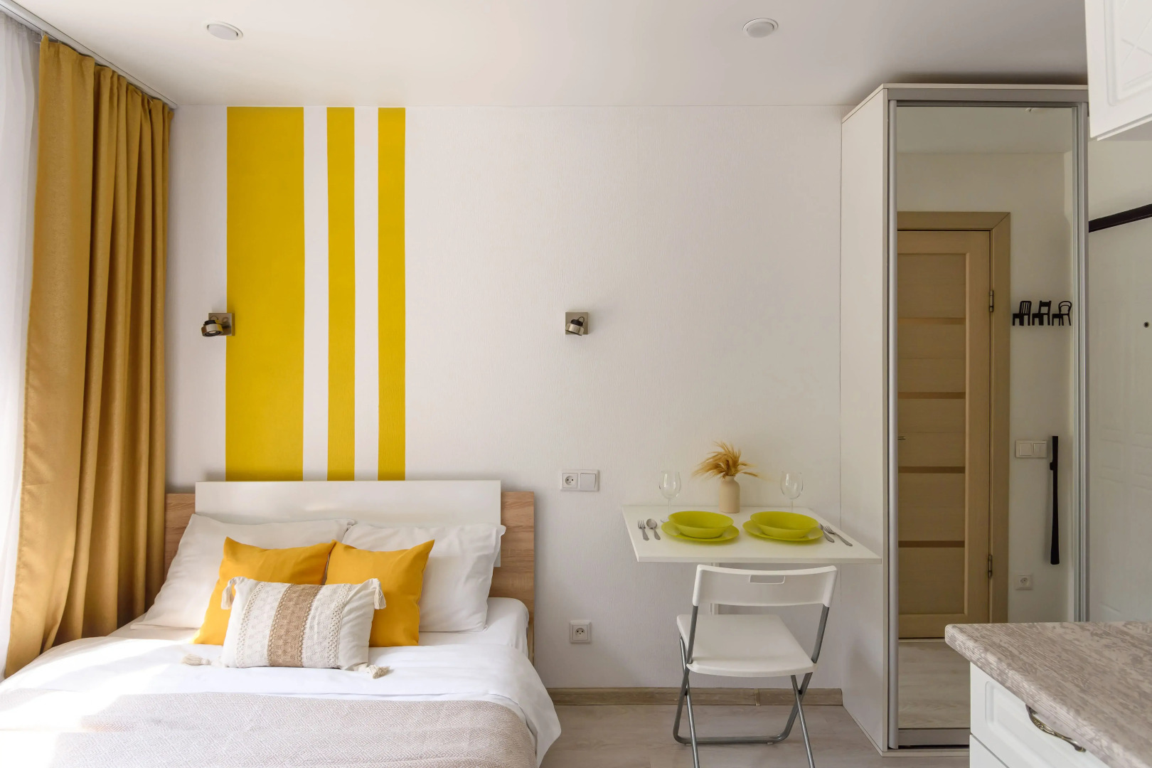 Апартаменты KrasLoft на Взлётной на двоих