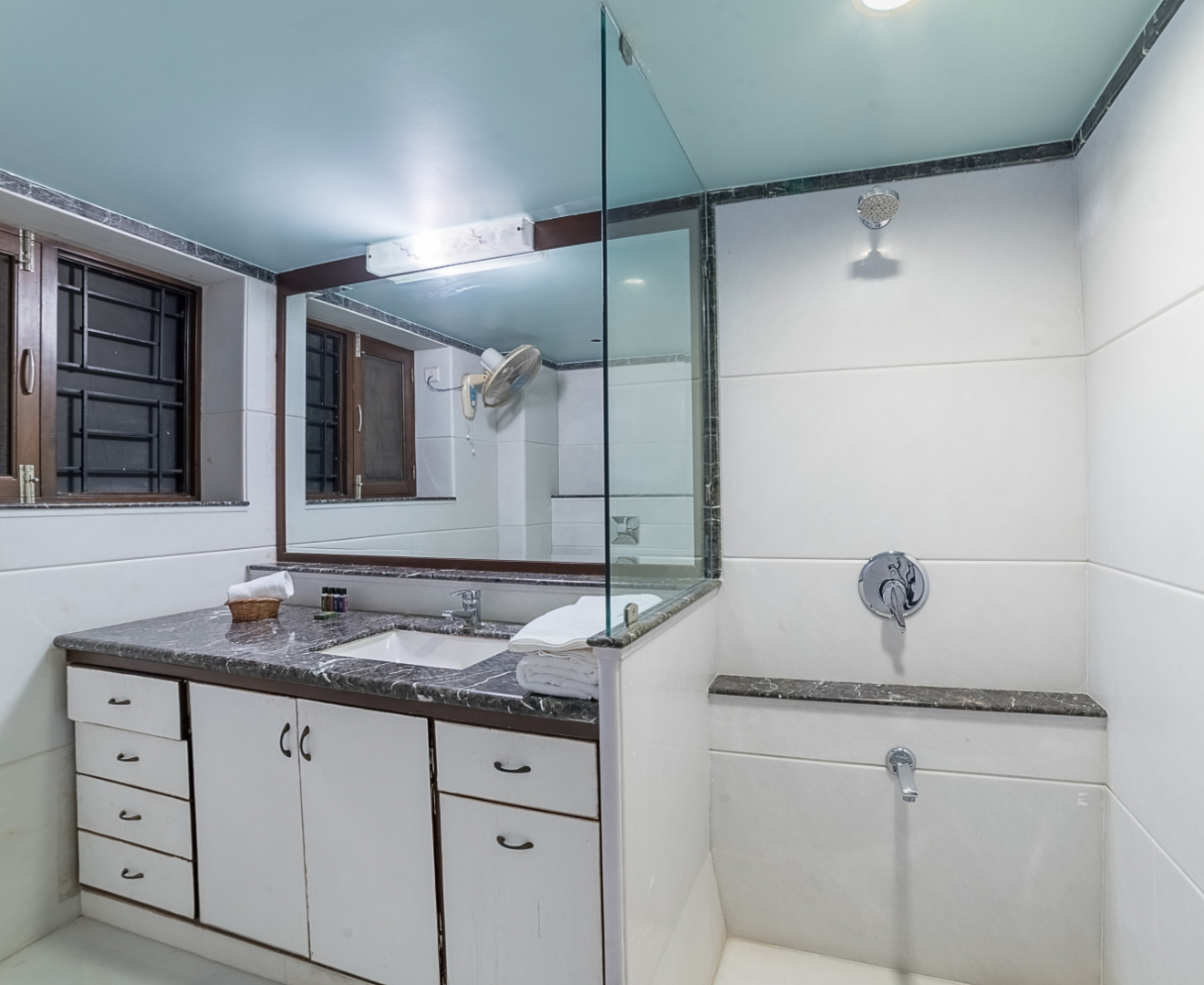 Отель The Almond Tree