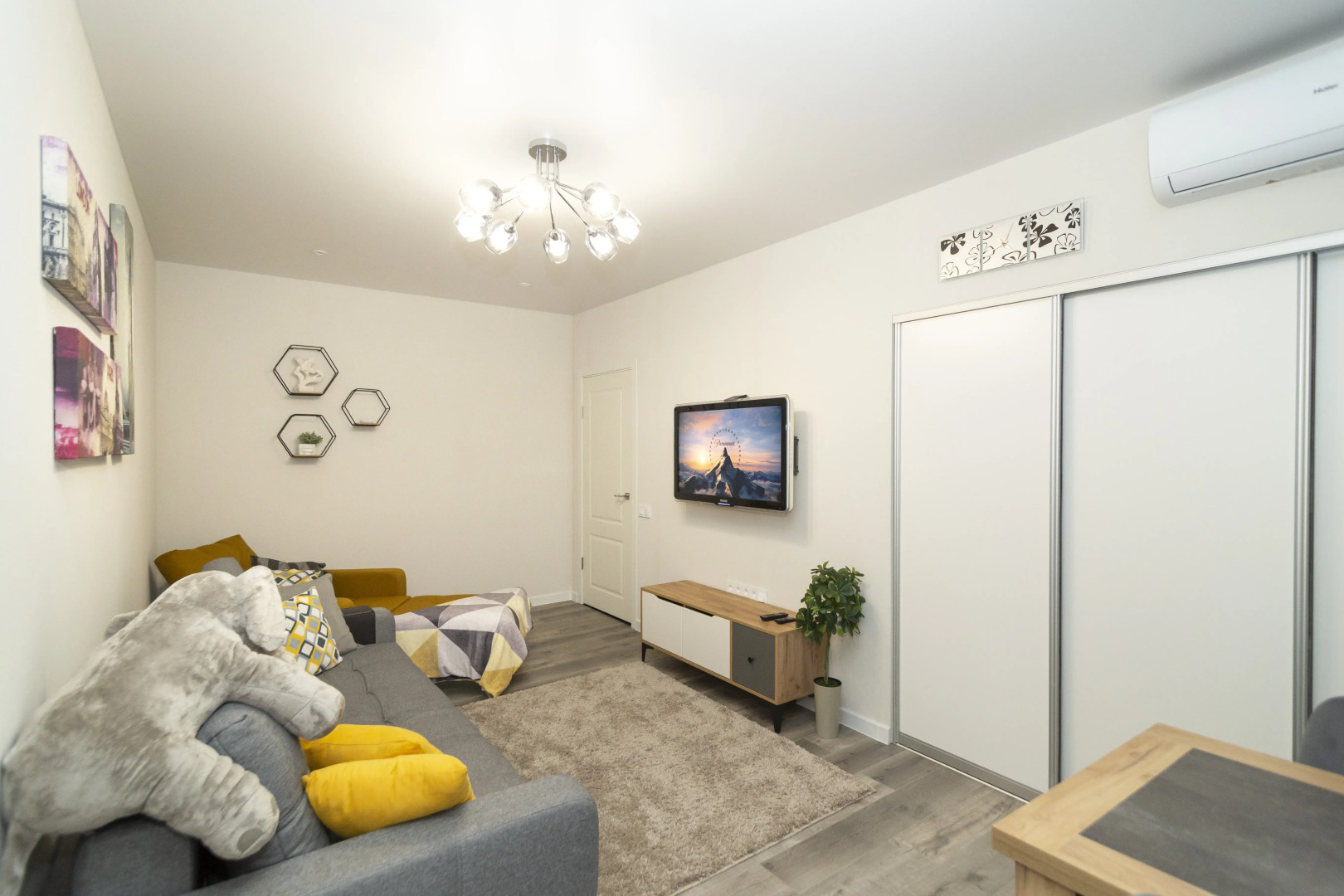 Апартаменты ДзенХоум Океан 69