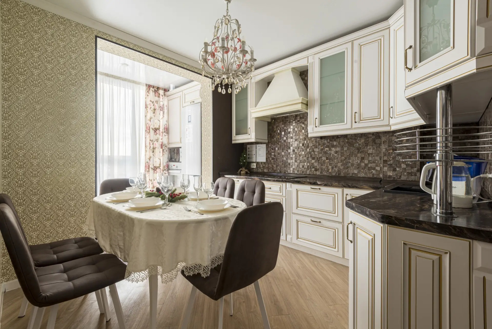 Квартира 3-к с панорамными окнами на залив от RentAp, 6 сп.мест