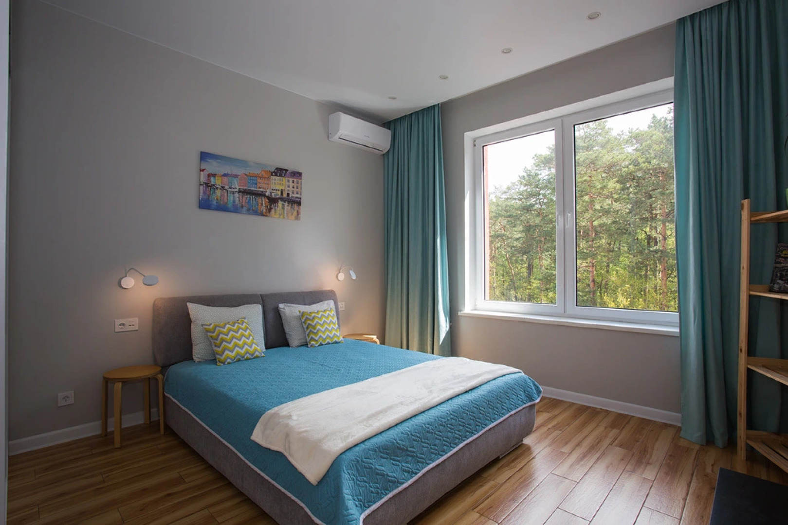 Апартаменты Аврора с видом на лес и озеро