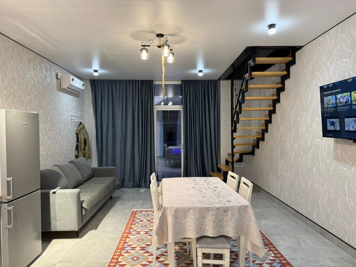 Гостевой дом Дом с бассейном на берегу