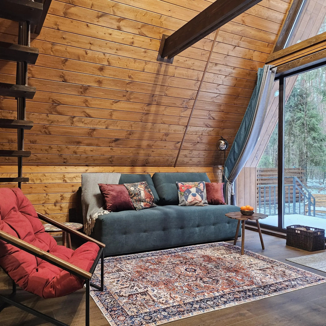 Частный дом темный А-фрейм