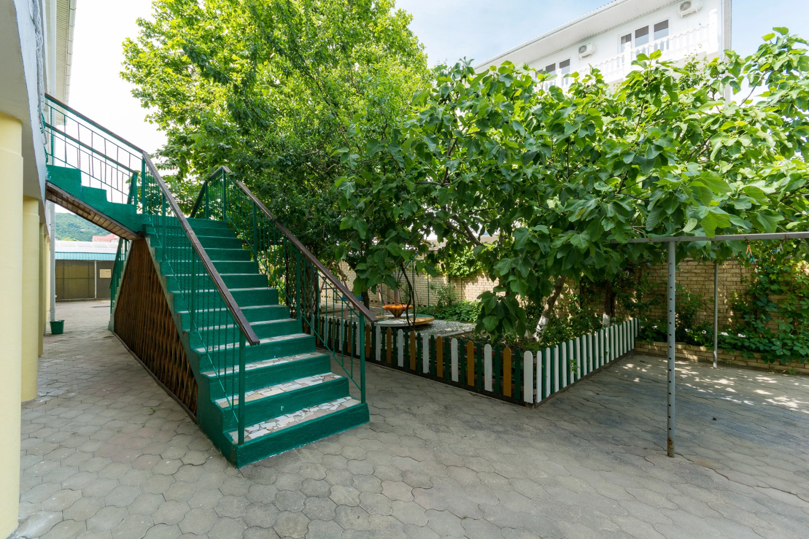 Курортный отель Лазурный берег