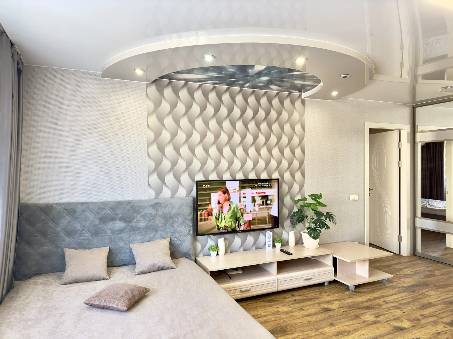 Апартаменты Мира 62