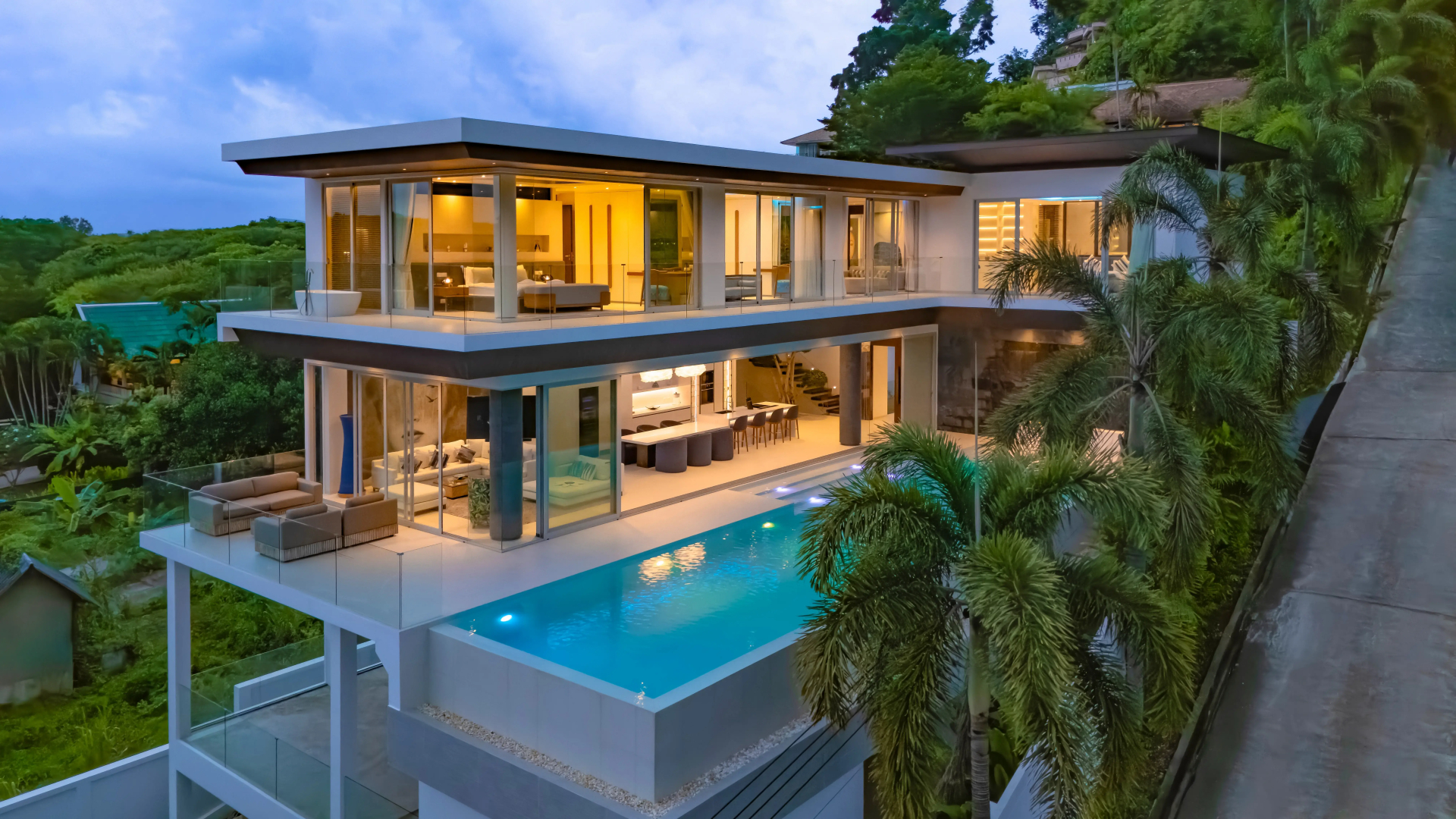 Вилла Luxury Infinity Pool Villa in Nai Harn