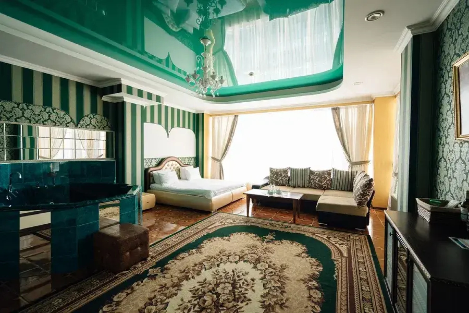 Отель Малибу