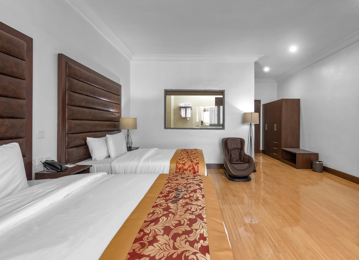 Отель Johnwood Hotel by Bolton