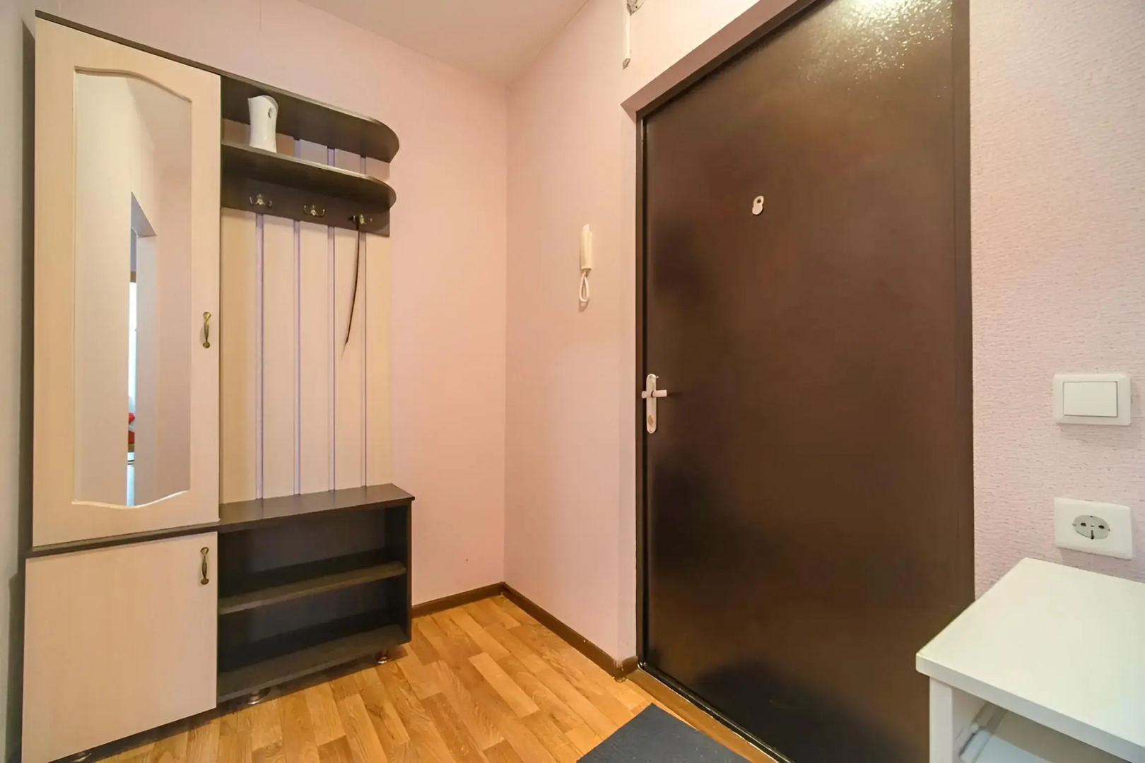 Квартира Как Дома с видом на Дом и Улицу