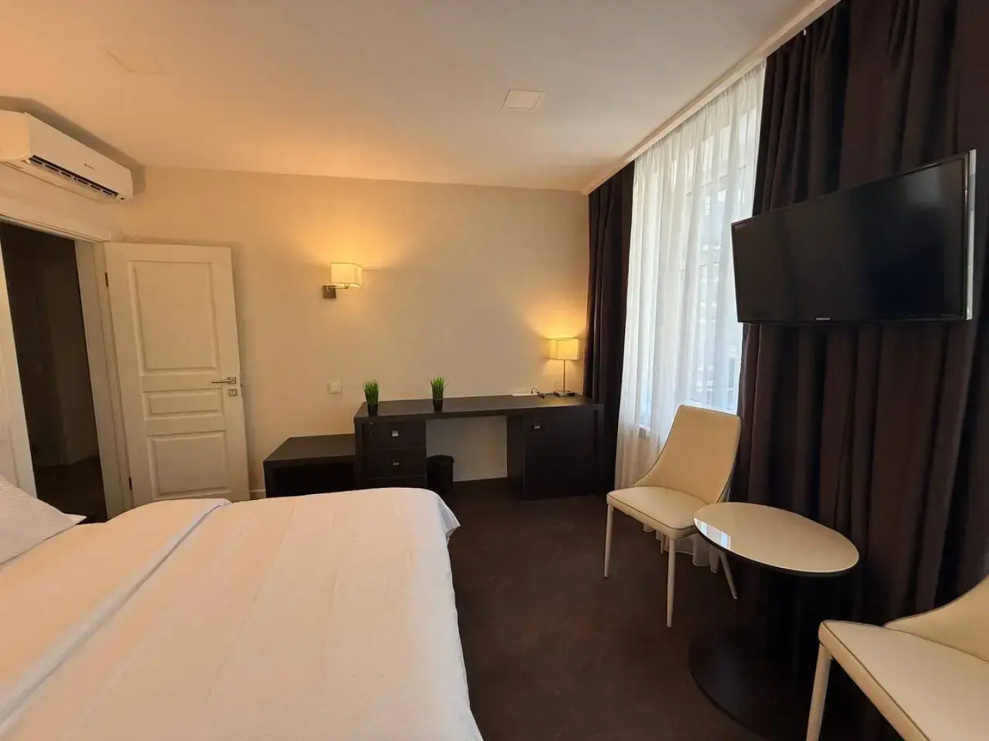 Апартаменты Deluxe c двумя спальнями и сан. узлами на Баумана ApartKazan