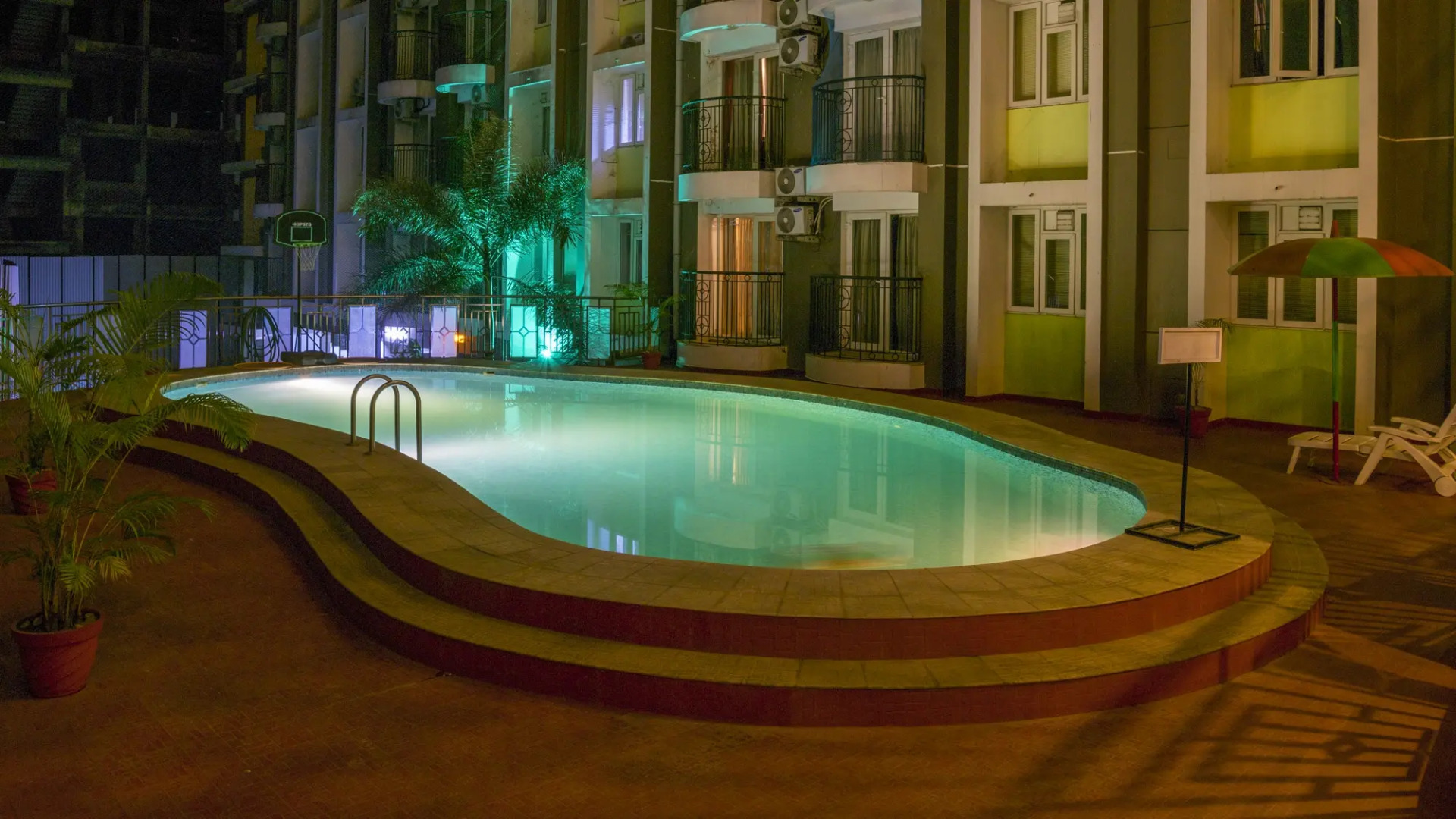 Отель Atlas Airport Apartments