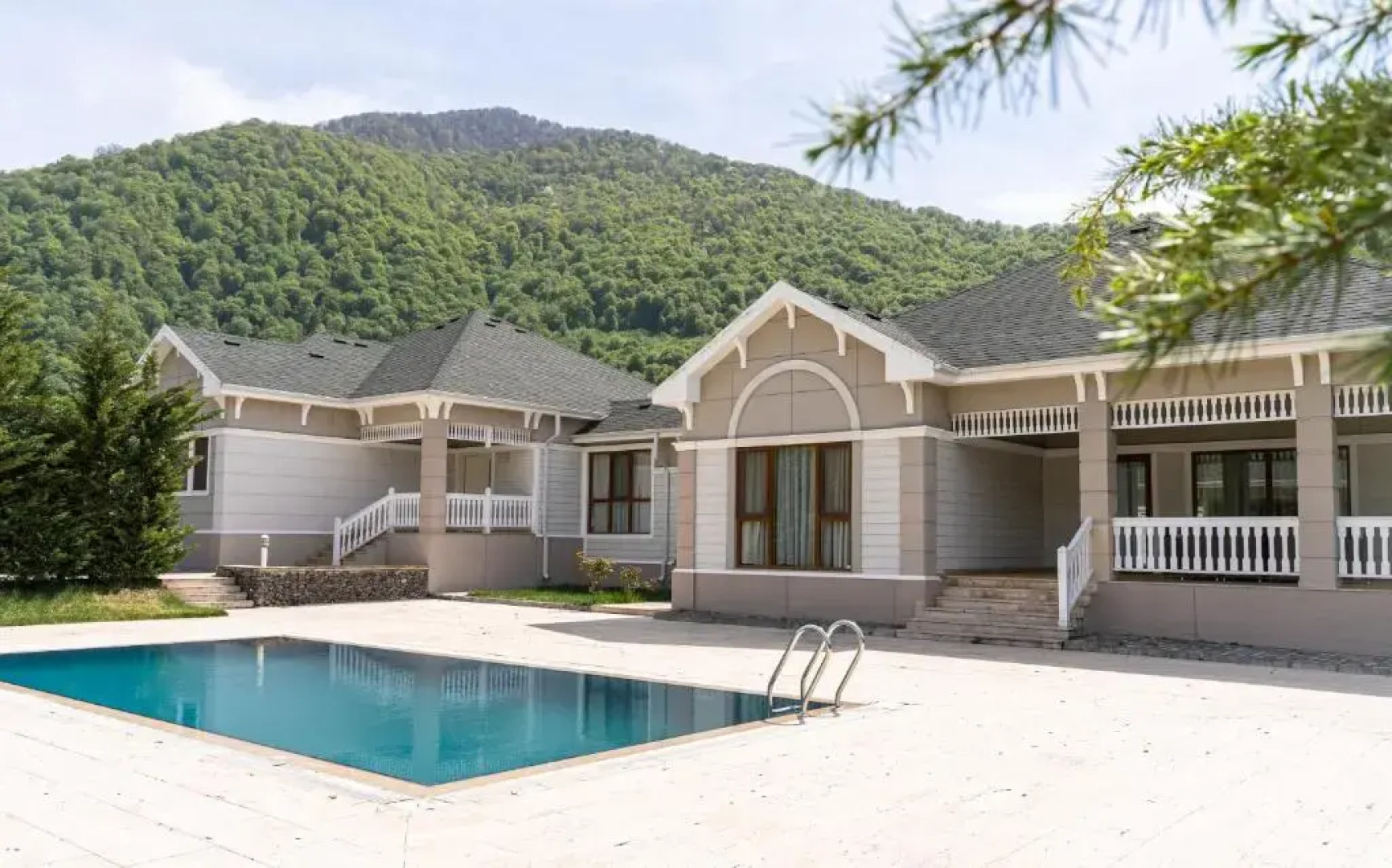 Отель Qafqaz Riverside