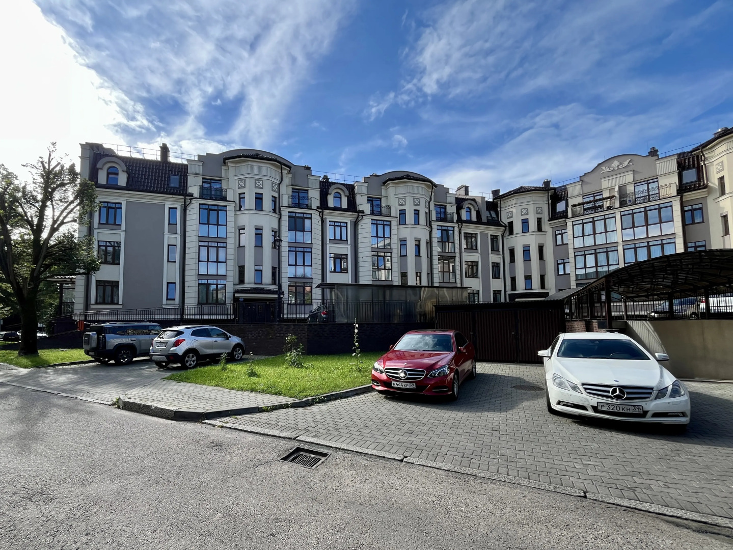 Квартира Royal Star Apartment