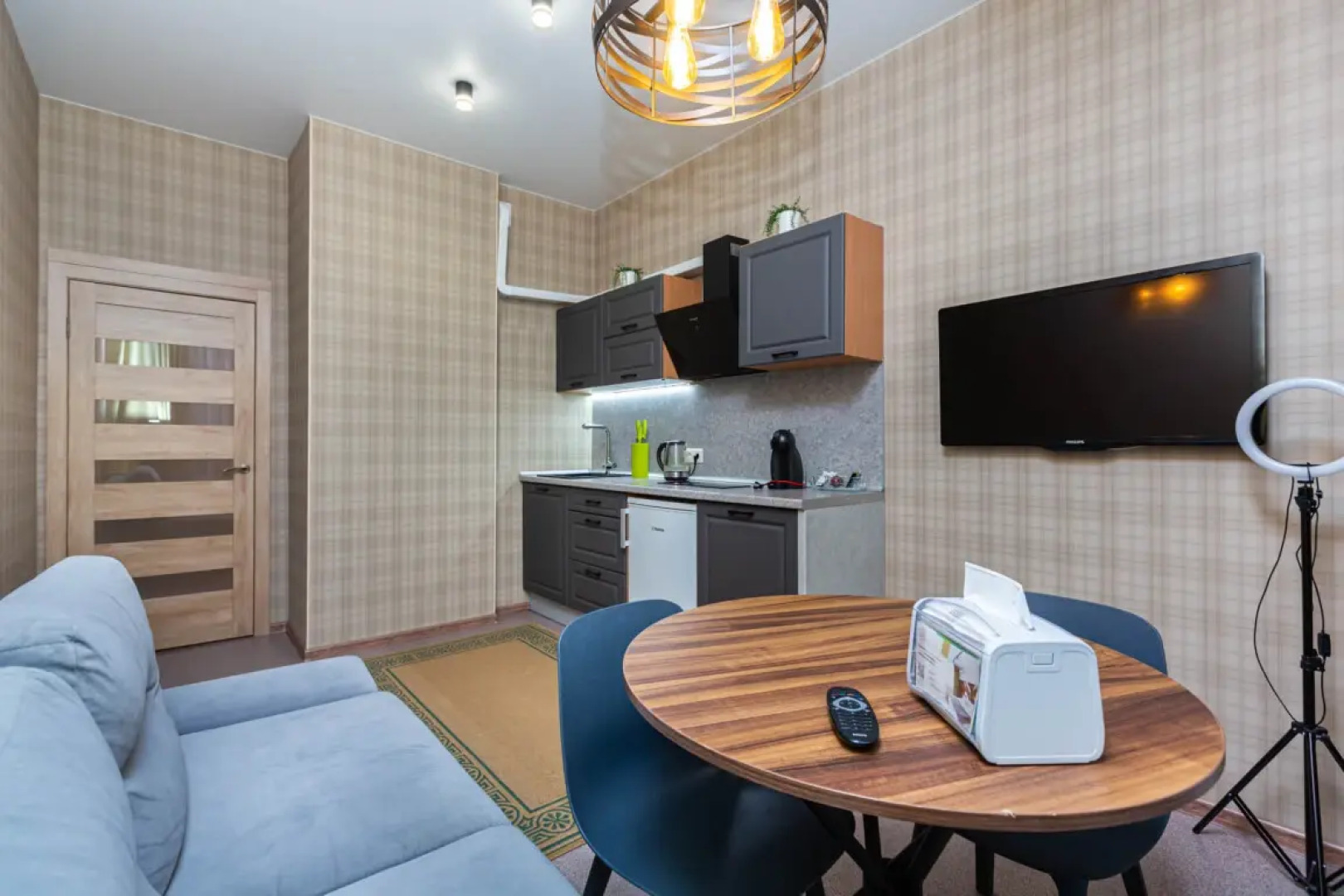 АПАРТАМЕНТЫ REHOME24 на 21 этаже с балконом