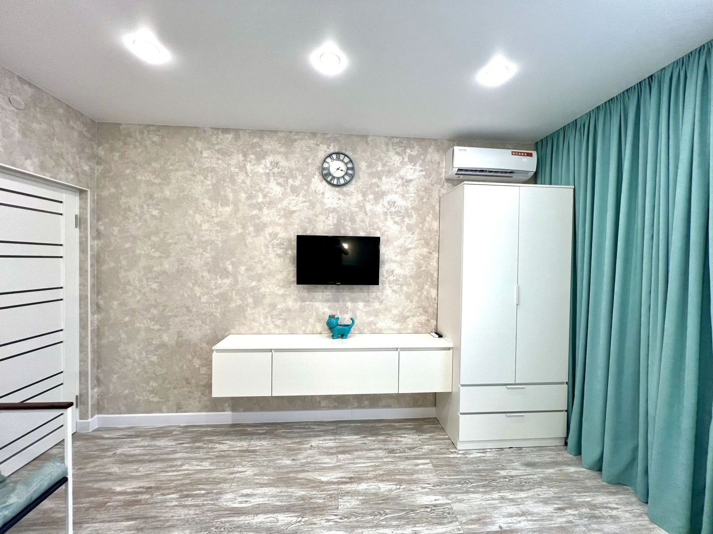 Квартира бирюзовая