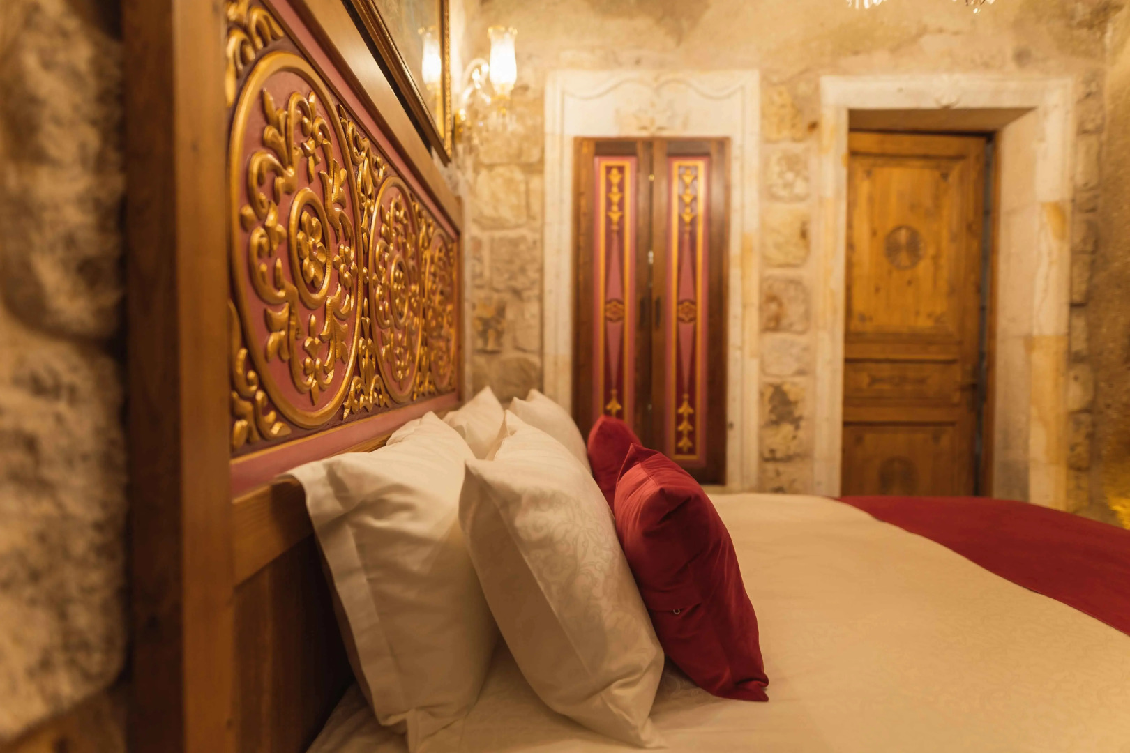 Отель Solo Cave Suites