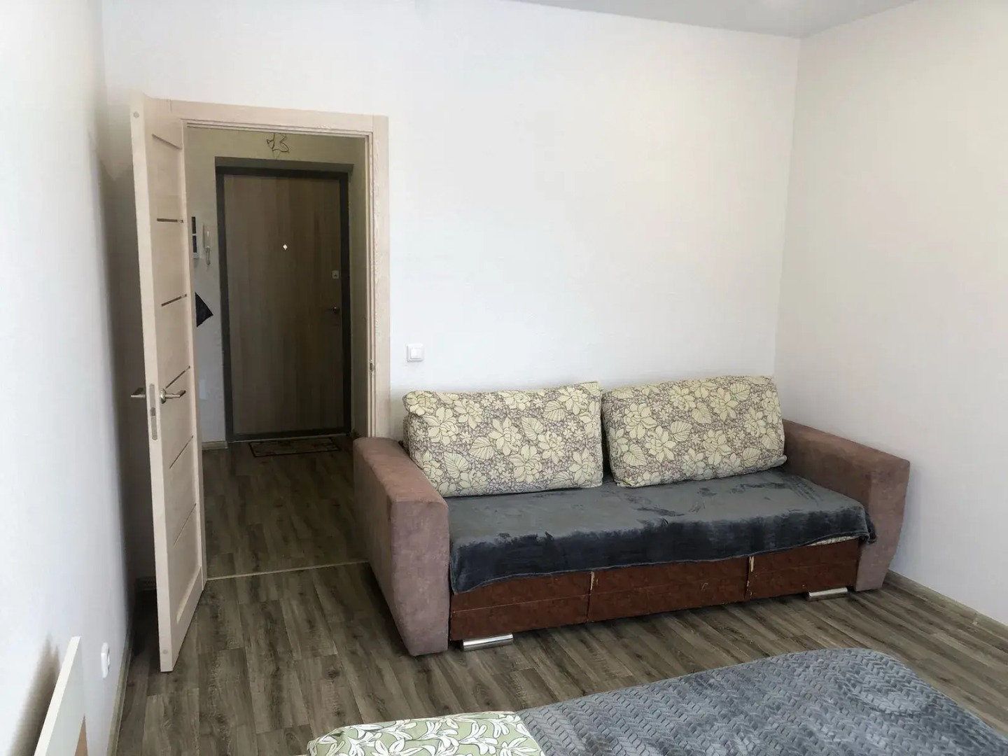 Квартира на Старателей 11/3