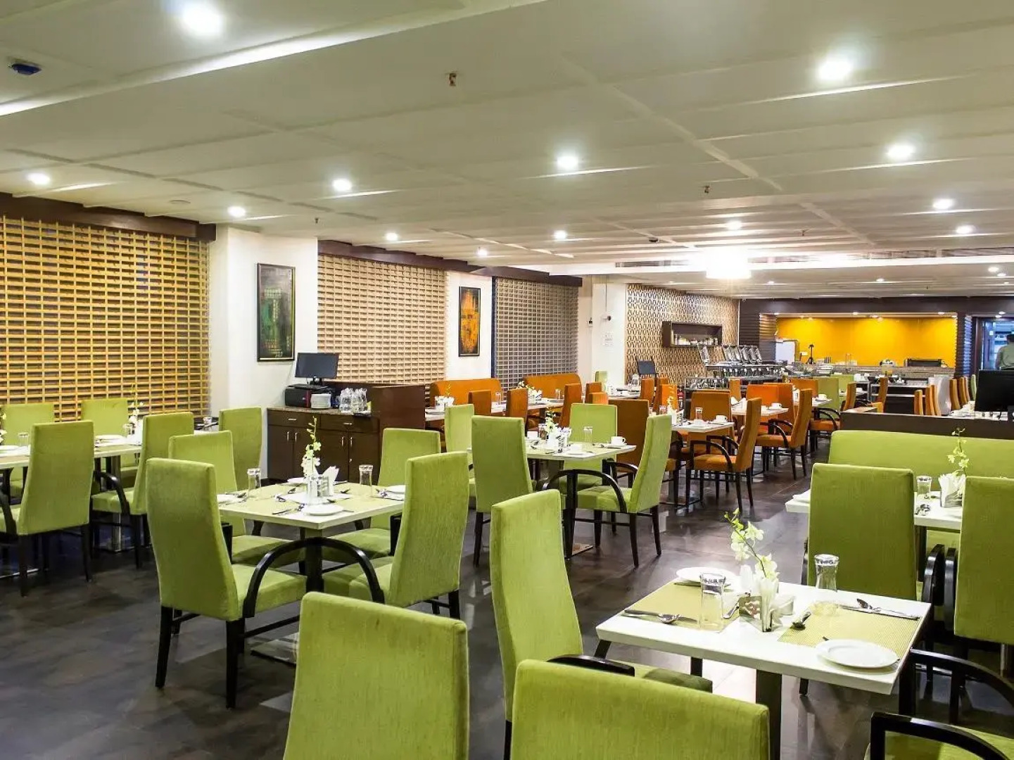 Отель The Byke Suraj Plaza Veg