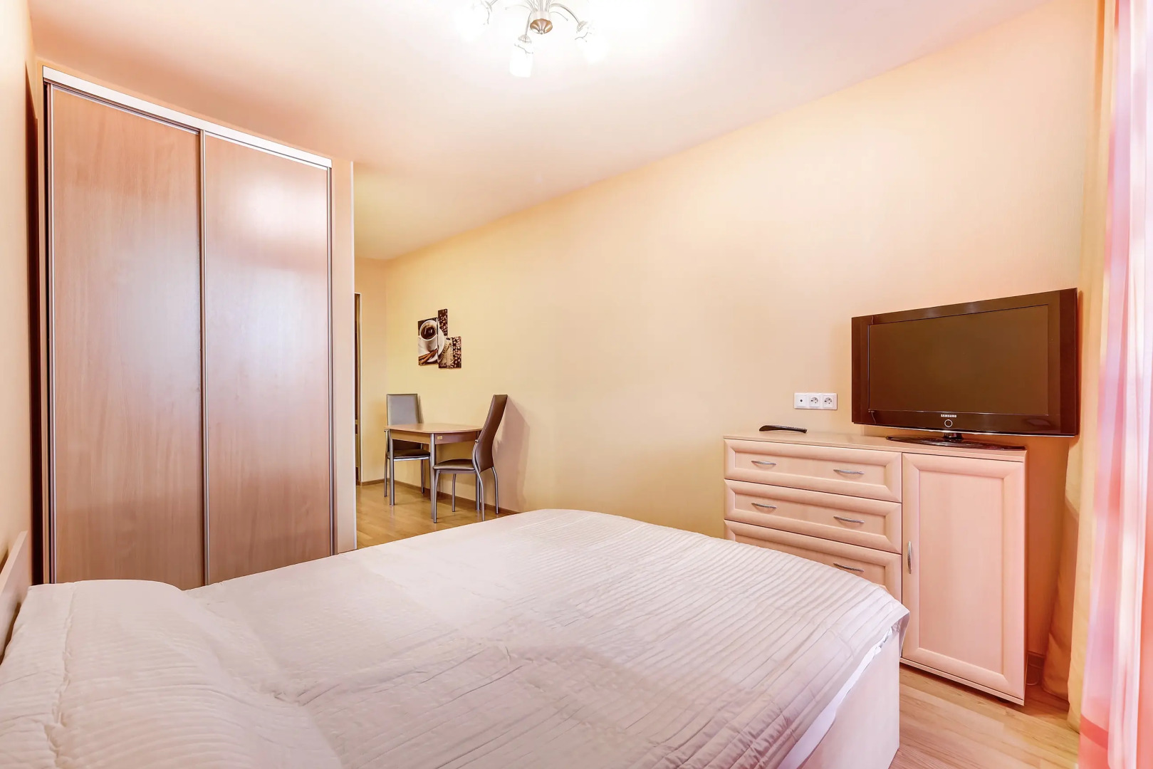 Апартаменты на Дунайском 23