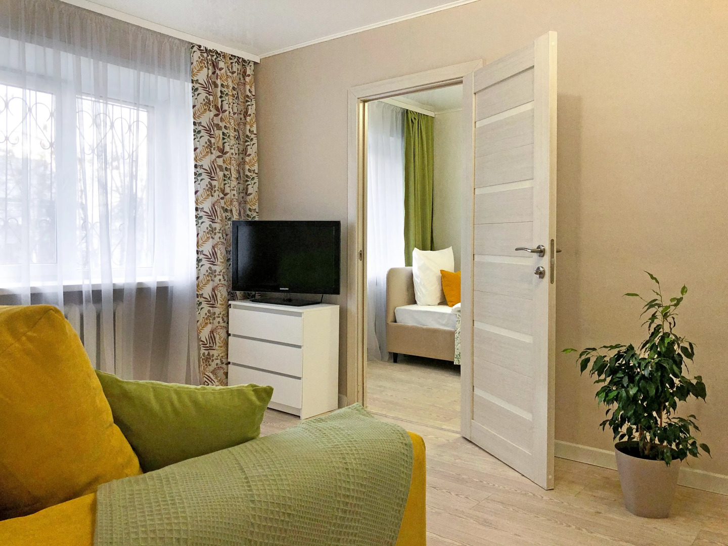 Апартаменты Двухкомнатные YarKo Цветы