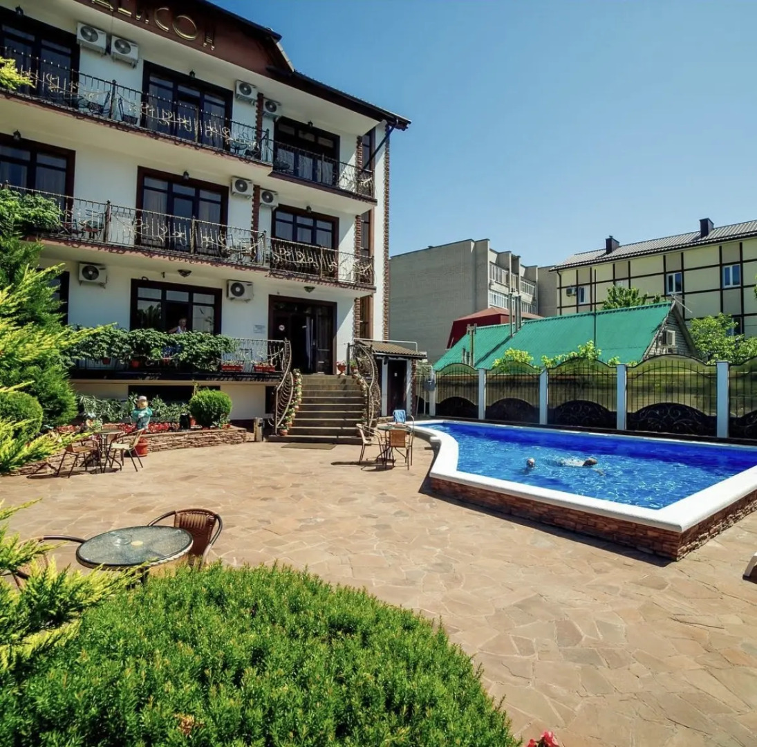 Отель Парадейсон