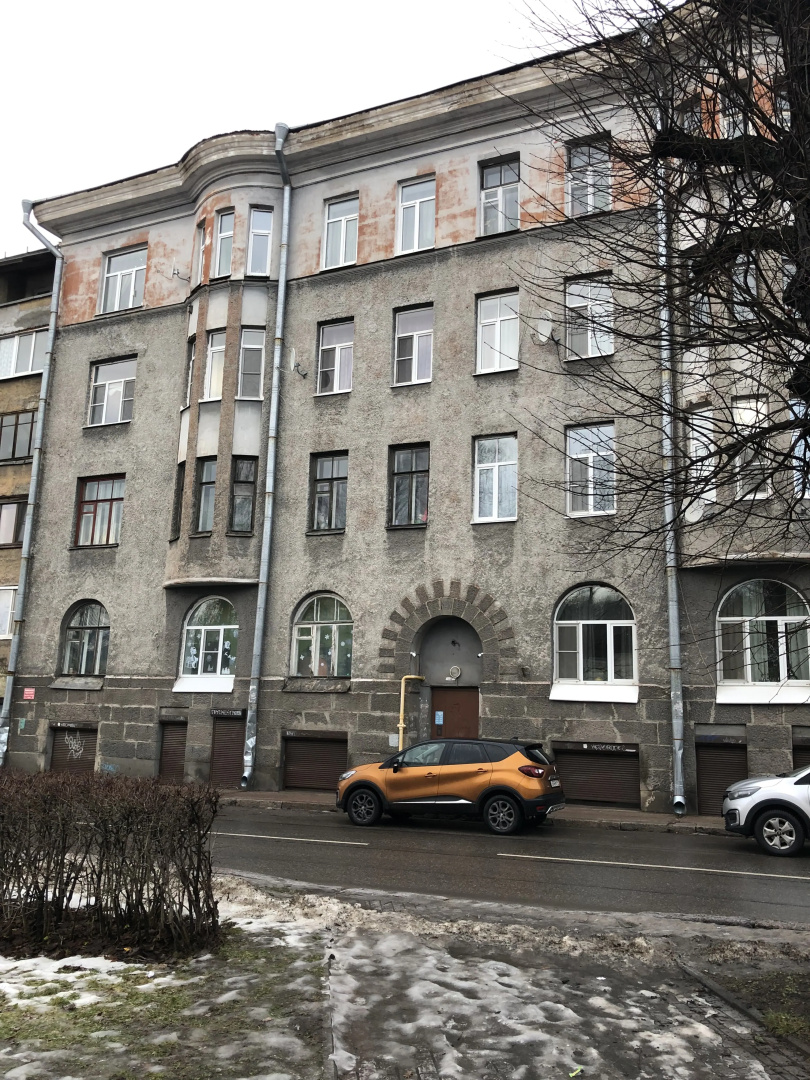 Квартира с Эркером и видом на Яблоневый Сад