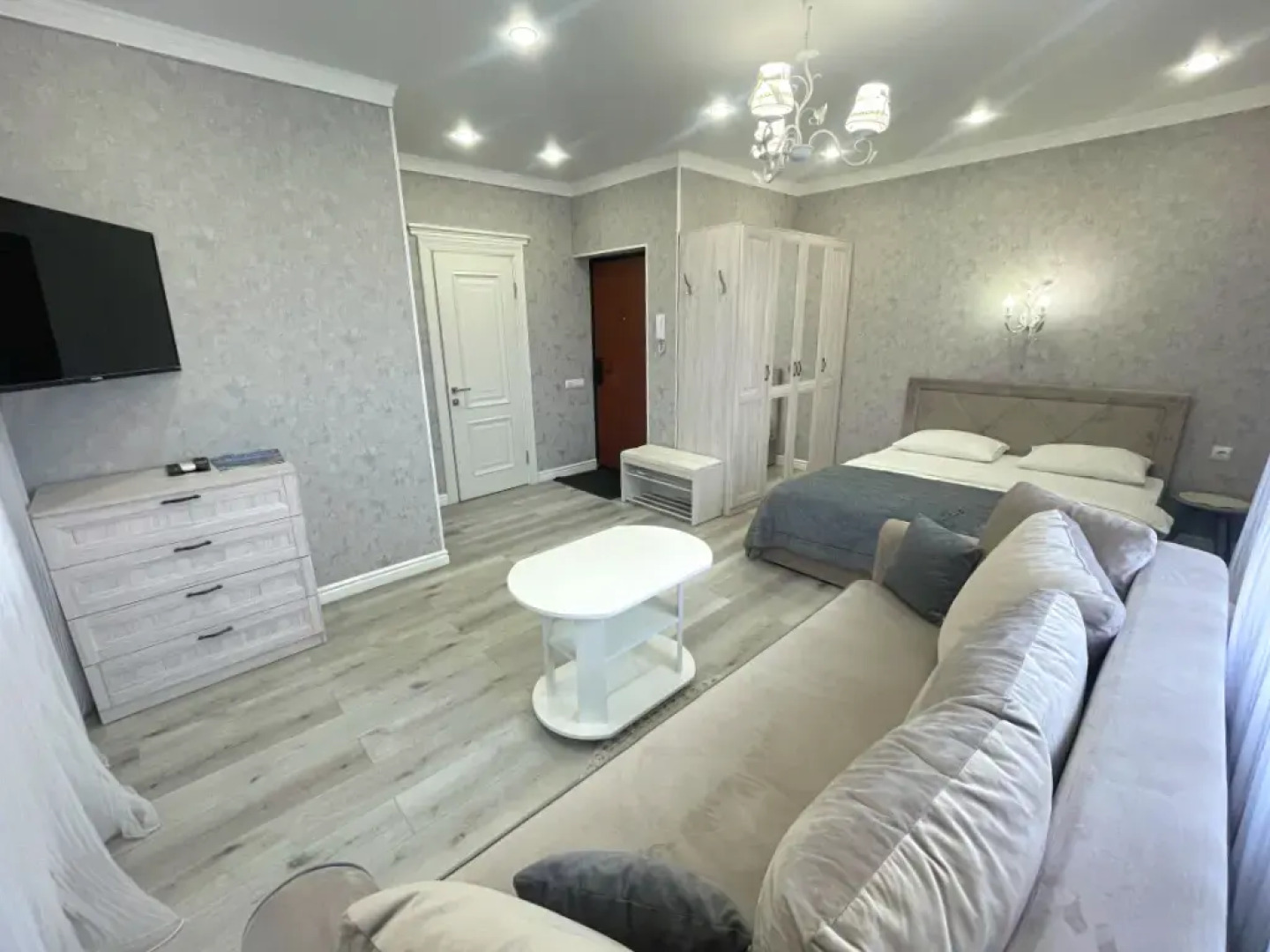 Квартира в центре Пятигорска с видом на гору Бештау и парк Кирова