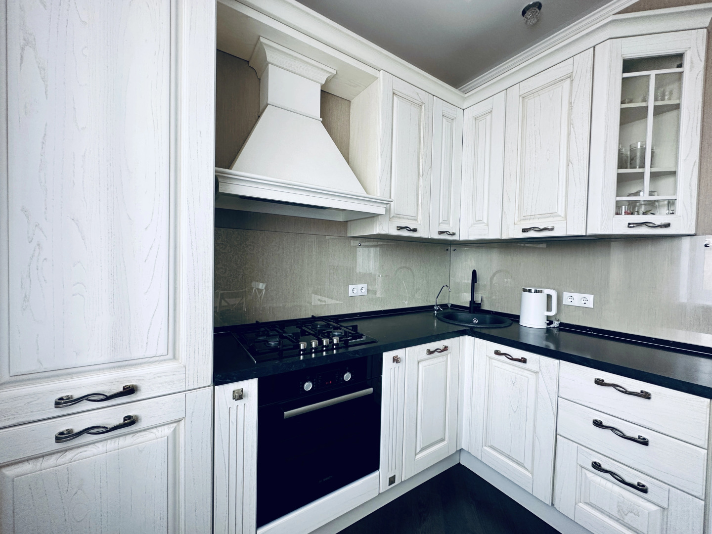 Апартаменты Unique Apart Гарден в Самом Центре Кемерово на Главной Прогулочной Улице Весенней 16