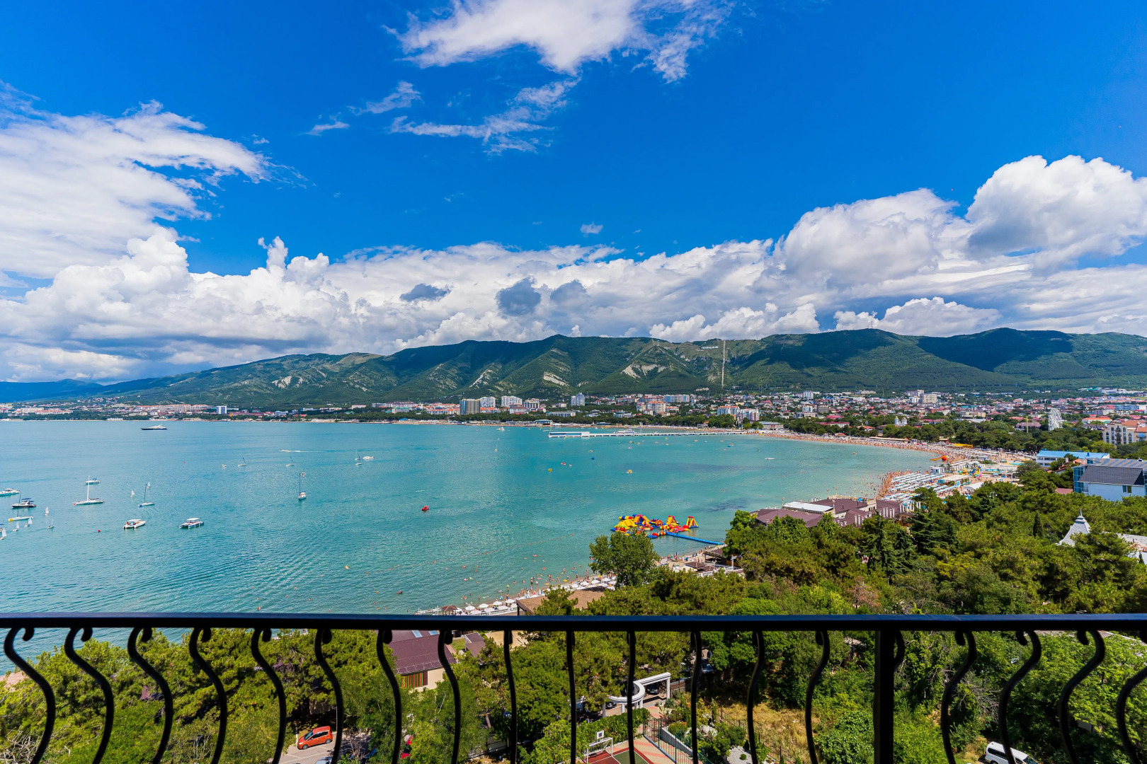 Апартаменты в Средиземноморском стиле от LetoApart