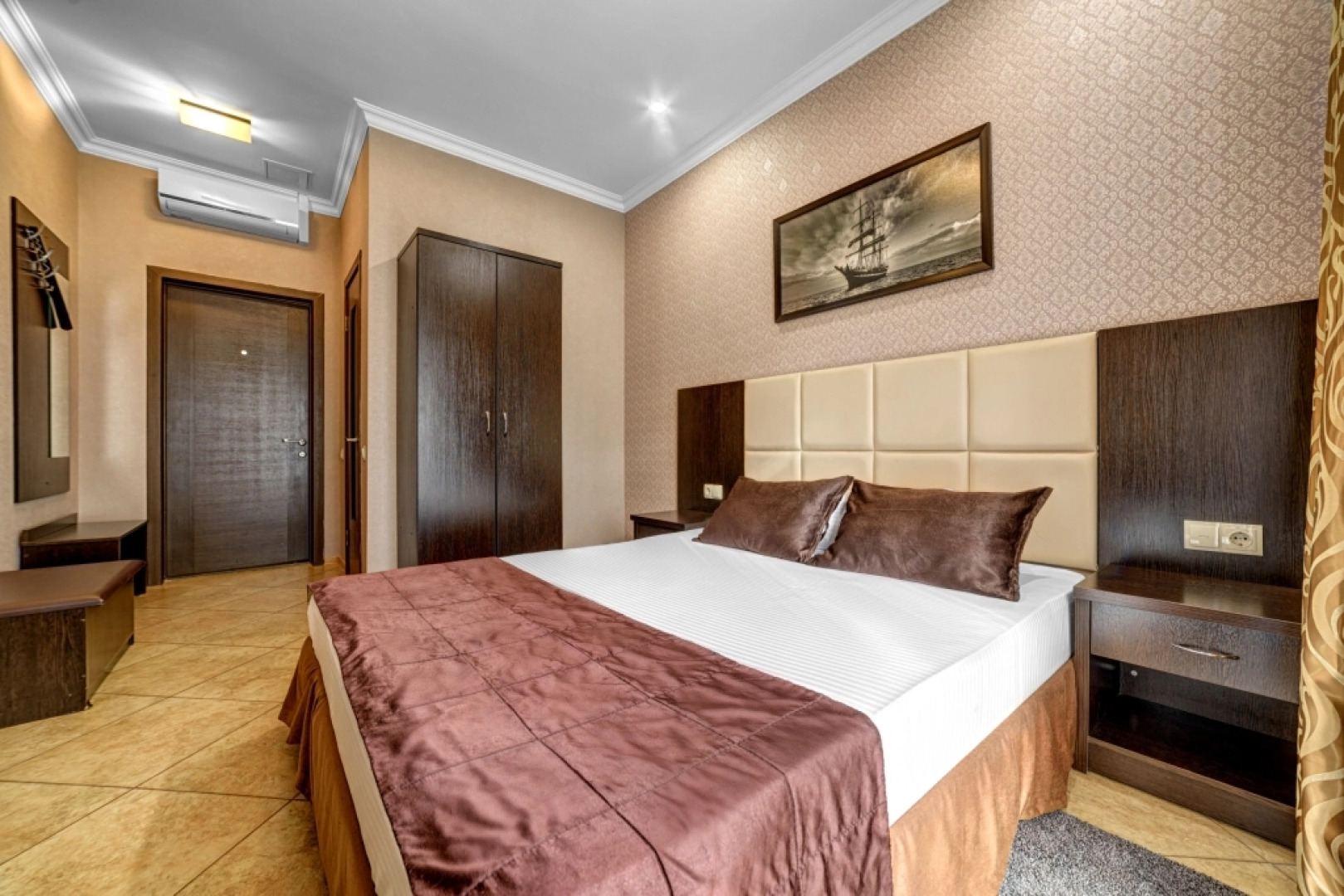 Отель Мартон Родина