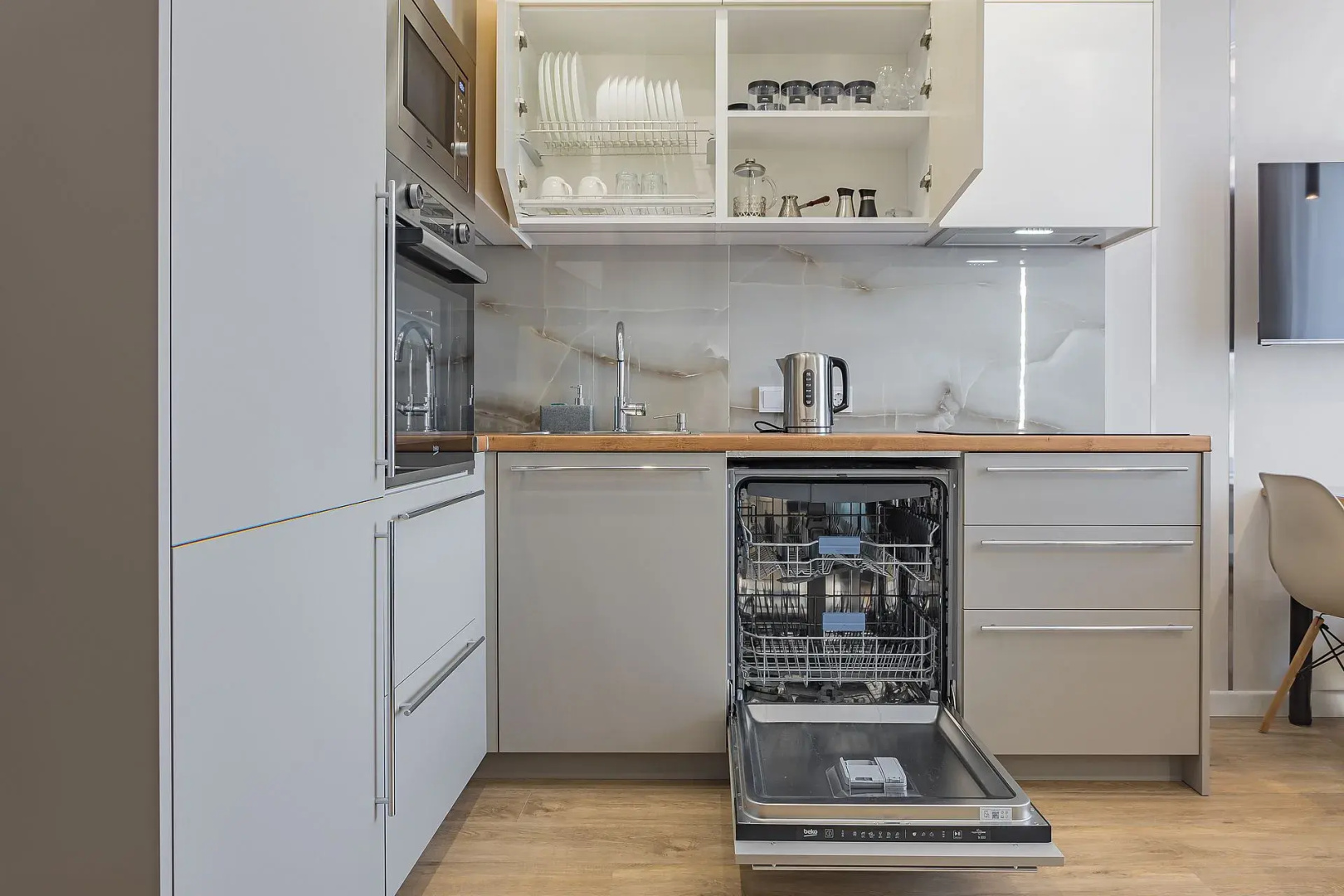 Апартаменты в центре города на улице Б Панина с парковкой Сова-Дом