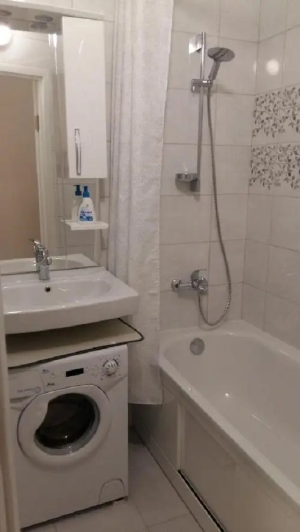 Апартаменты на Уральской 4