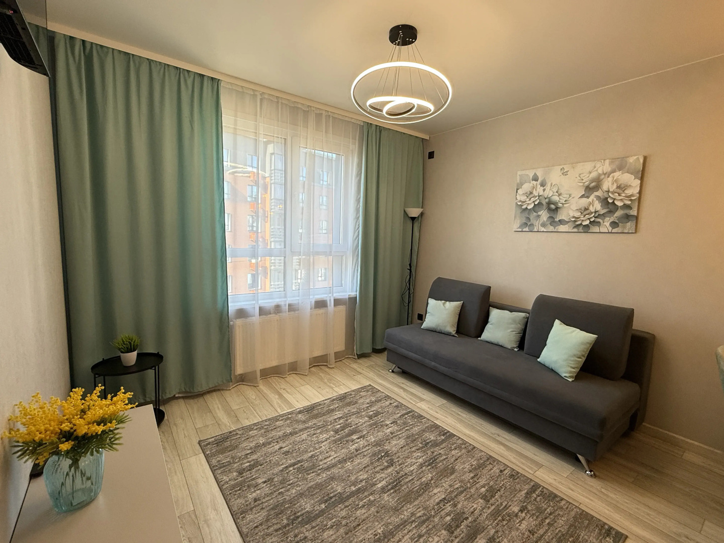 Квартира премиум-класса Созидателей 114/2 Shumiloff Apartments