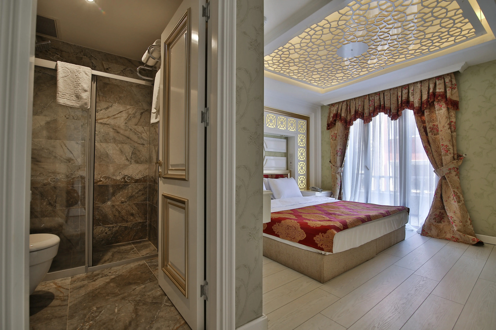 Отель Queens Land Istanbul