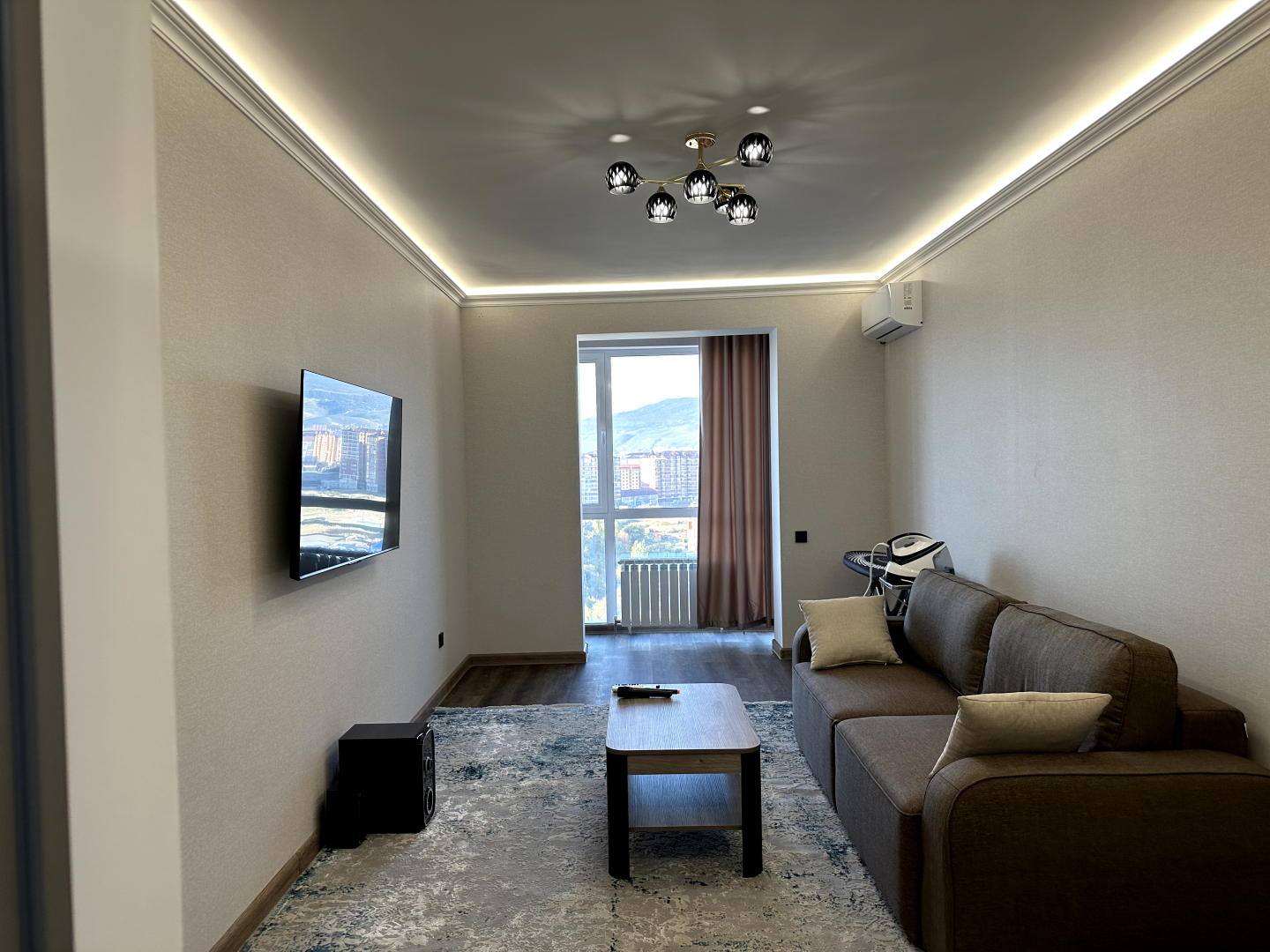 Апартаменты "Эленика" Двухкомнатая квартира в Махачкале с видом на озеро и мечеть