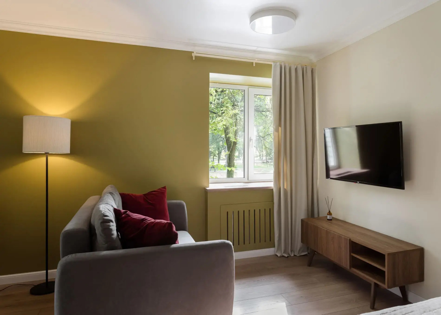 Апартаменты Душевно на Новолучанской 26.2