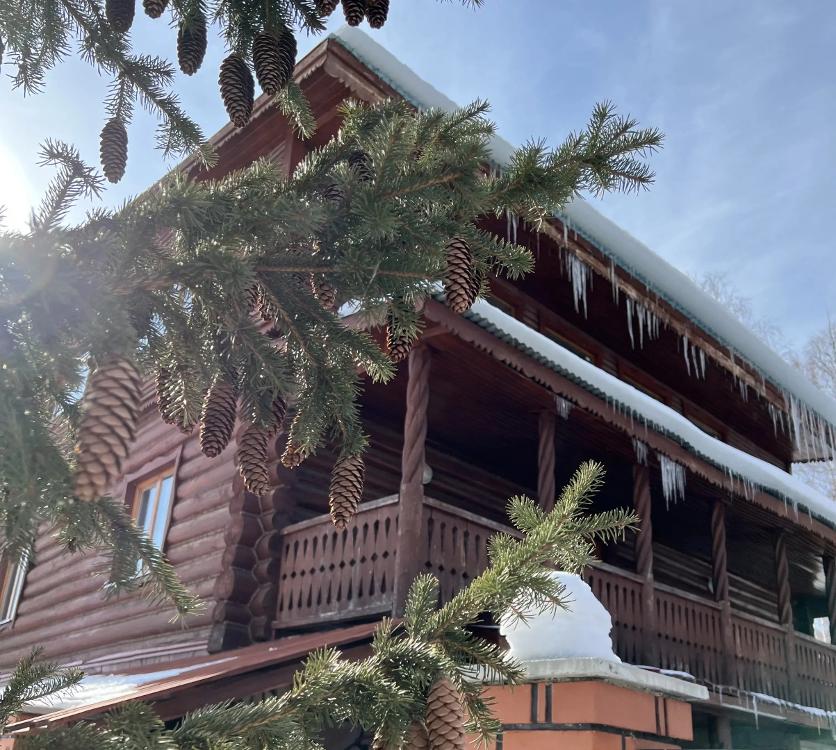 Коттедж на 17 гостей с красивым видом из окна и террасой