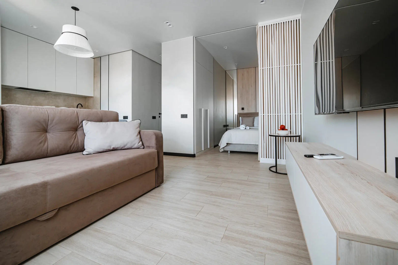 Апартаменты Море Квартир Современная студия с видом на горы Абхазии