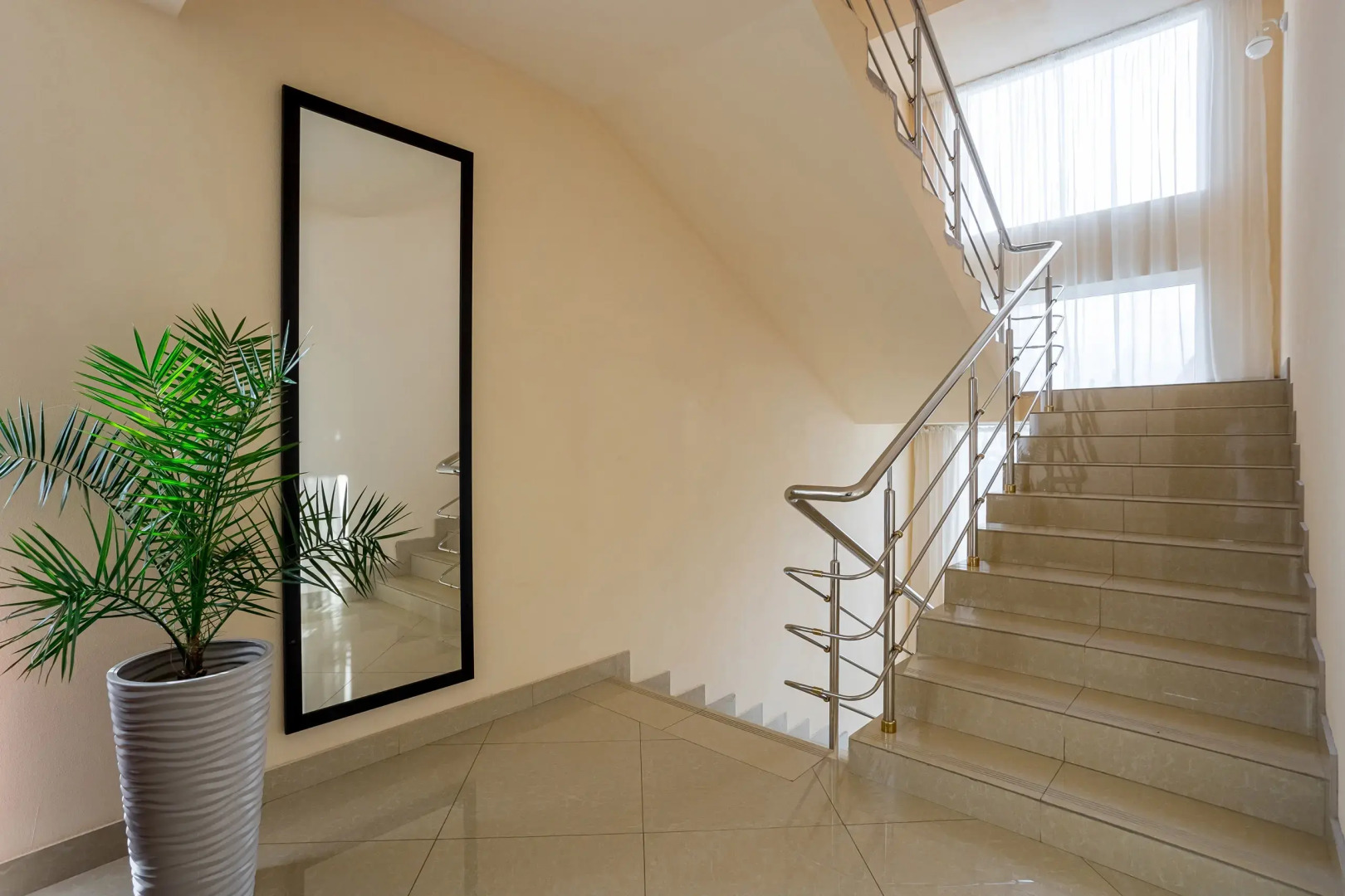 Отель Лаура