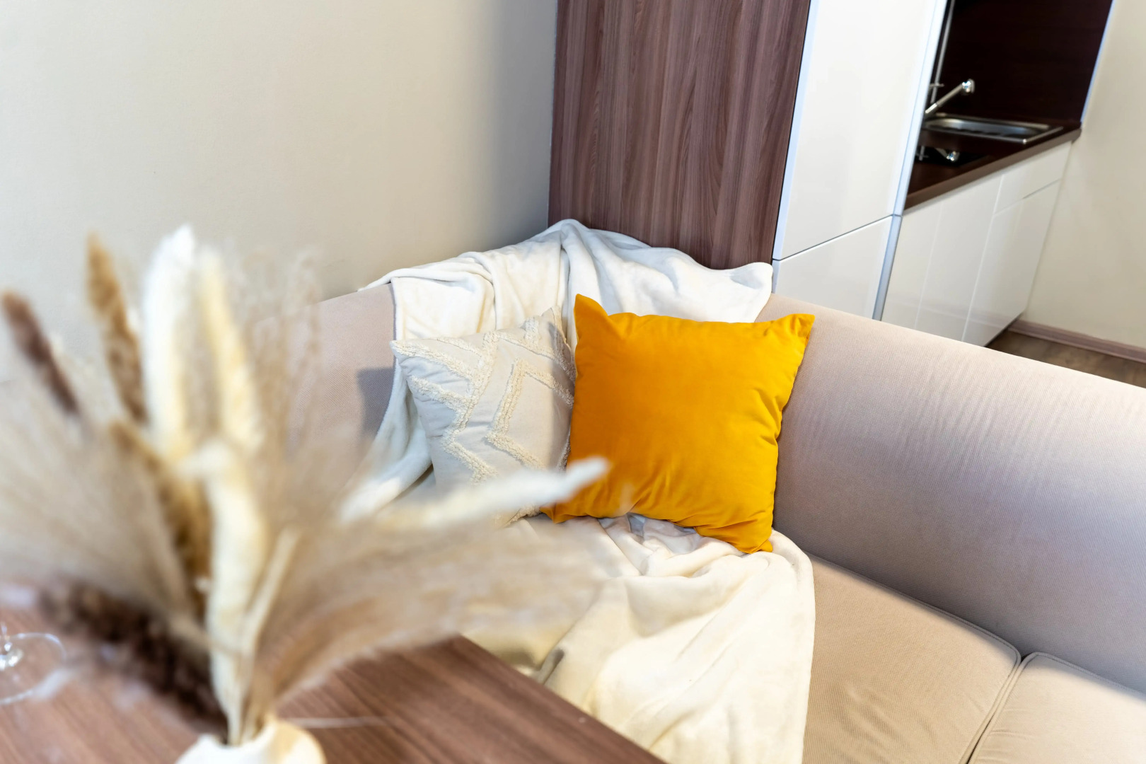 11 Апартаменты RADIUS Малышева 42А (20)