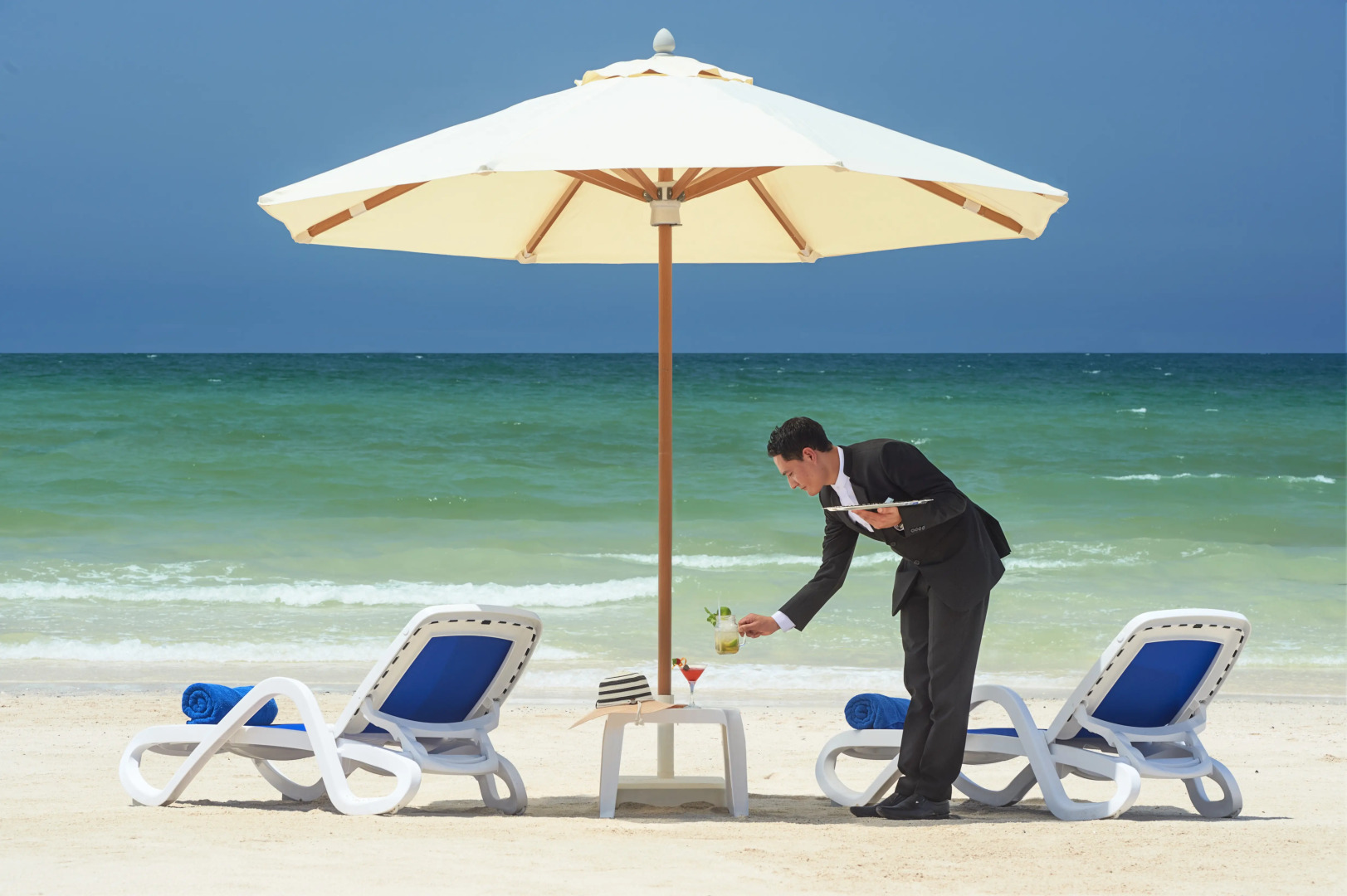 Отель Wyndham Garden Ajman Corniche