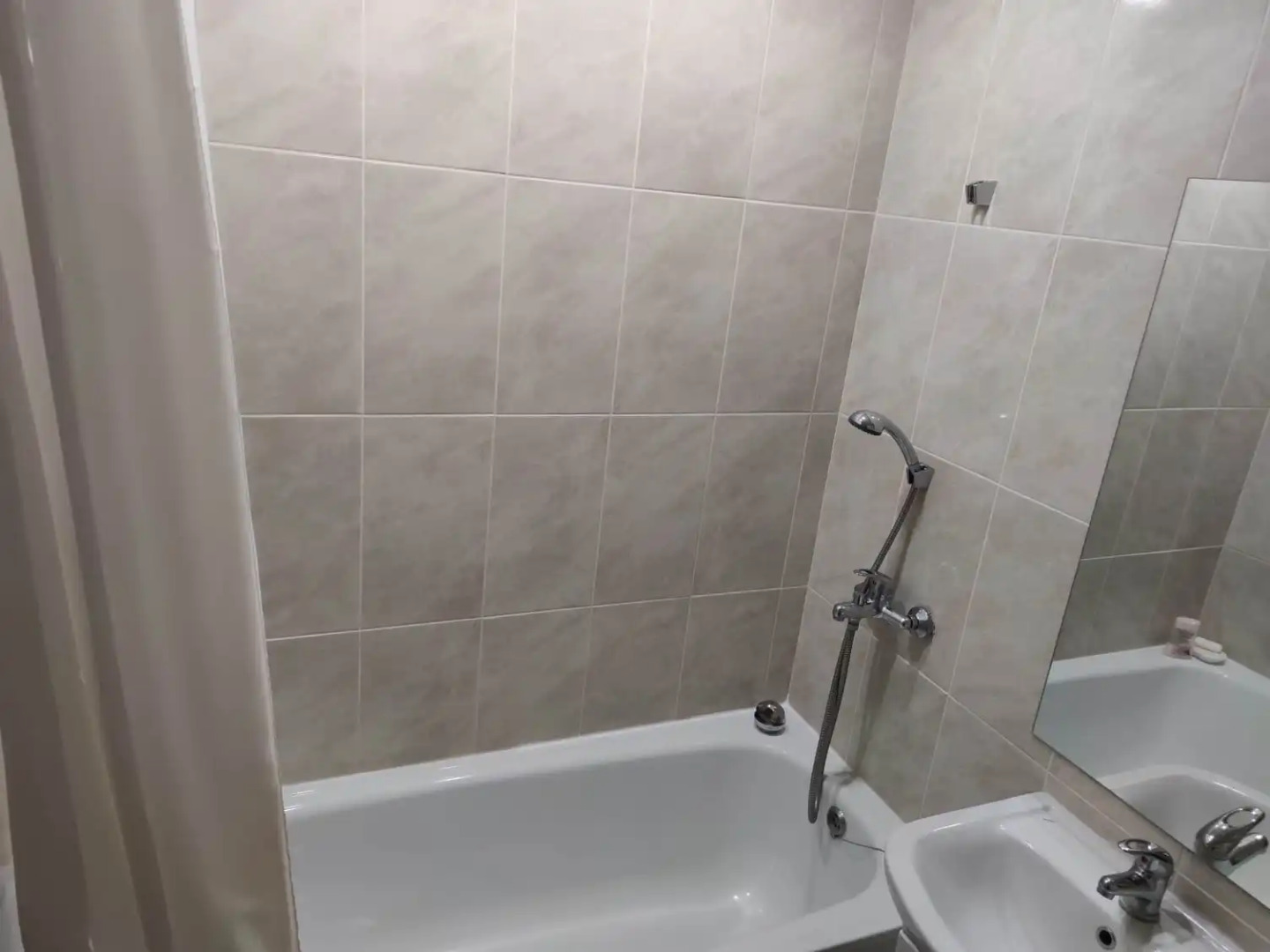 Апартаменты Light House У ТЦ Жемчужина