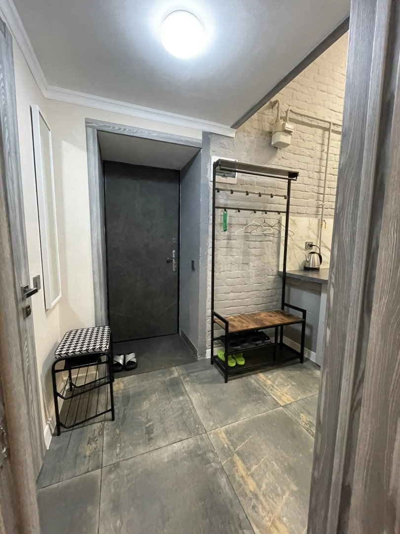 Квартира Двухкомнатная на площади Революции