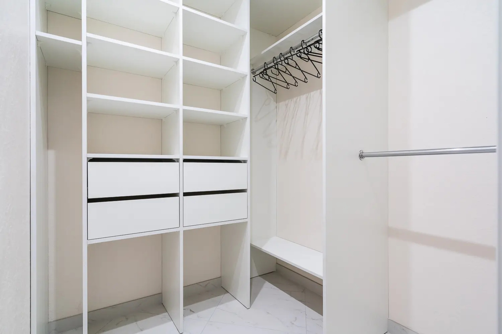 Квартира на сутки Минск Мир Wi-Fi Современная техника Кухня объединена с жилой зоной Отдельная спальня