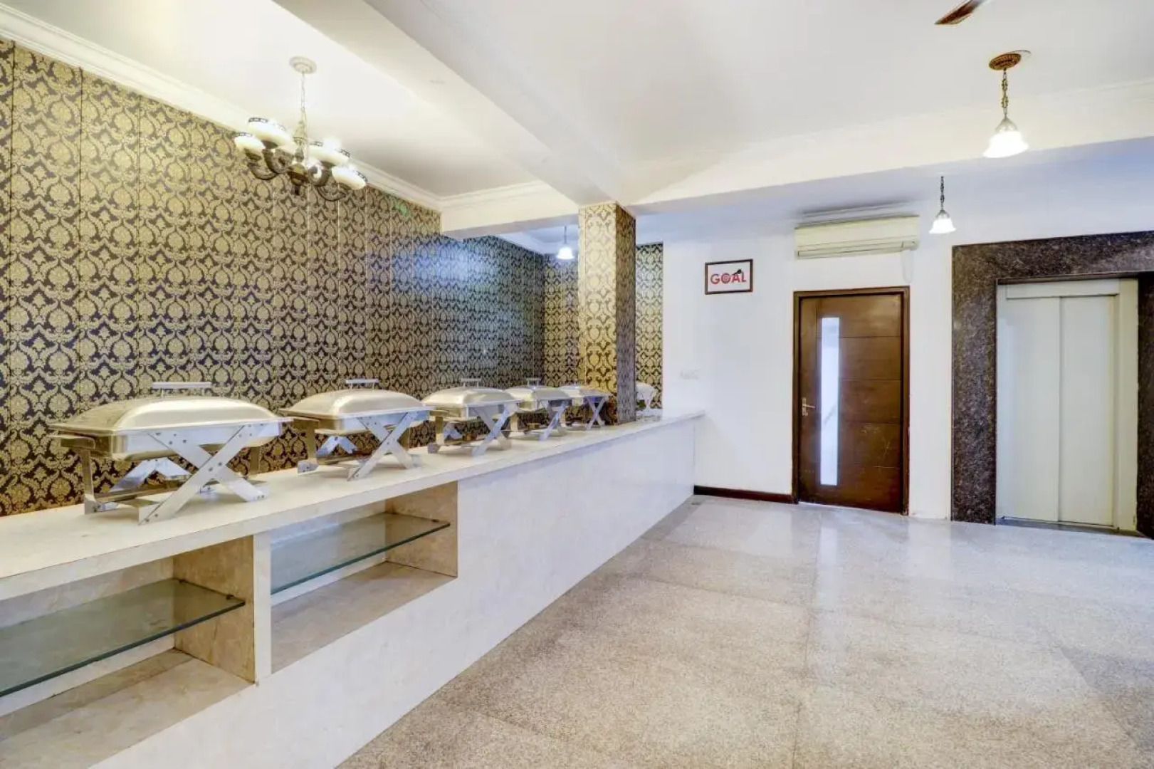 Отель Blue Moon Residency Hotel & Restaurant