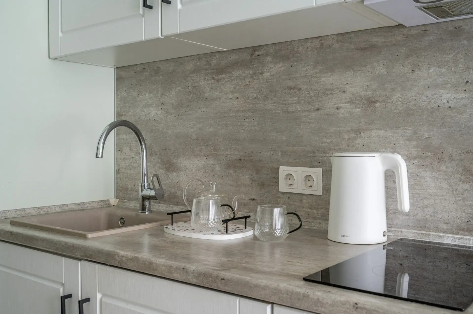 Студия у Метро Космонавтов