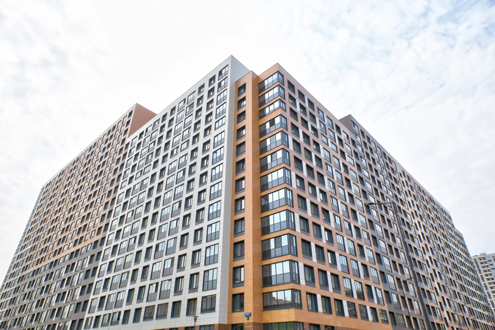 Апартаменты MyHomeYourHome на Дальневосточном проспект 19 к1